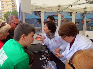 Stand de la feria "Diviértete y Experimenta" de 2017.