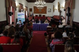 El alumnado de las cooperativas escolares recibe el permiso de venta del Ayuntamiento de La Laguna