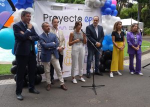 Autoridades presentes en la inauguración de la Feria de Cooperativas Escolares