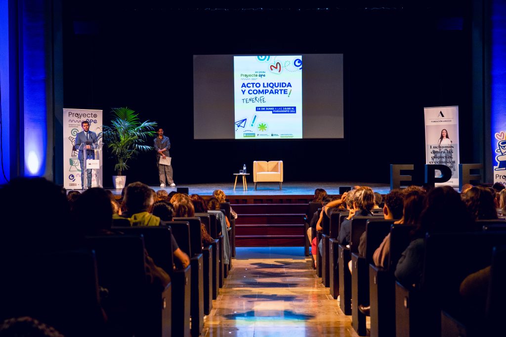 La ULL acoge el cierre del proyecto Enseñar para Emprender con el acto “Líquida y Comparte” 